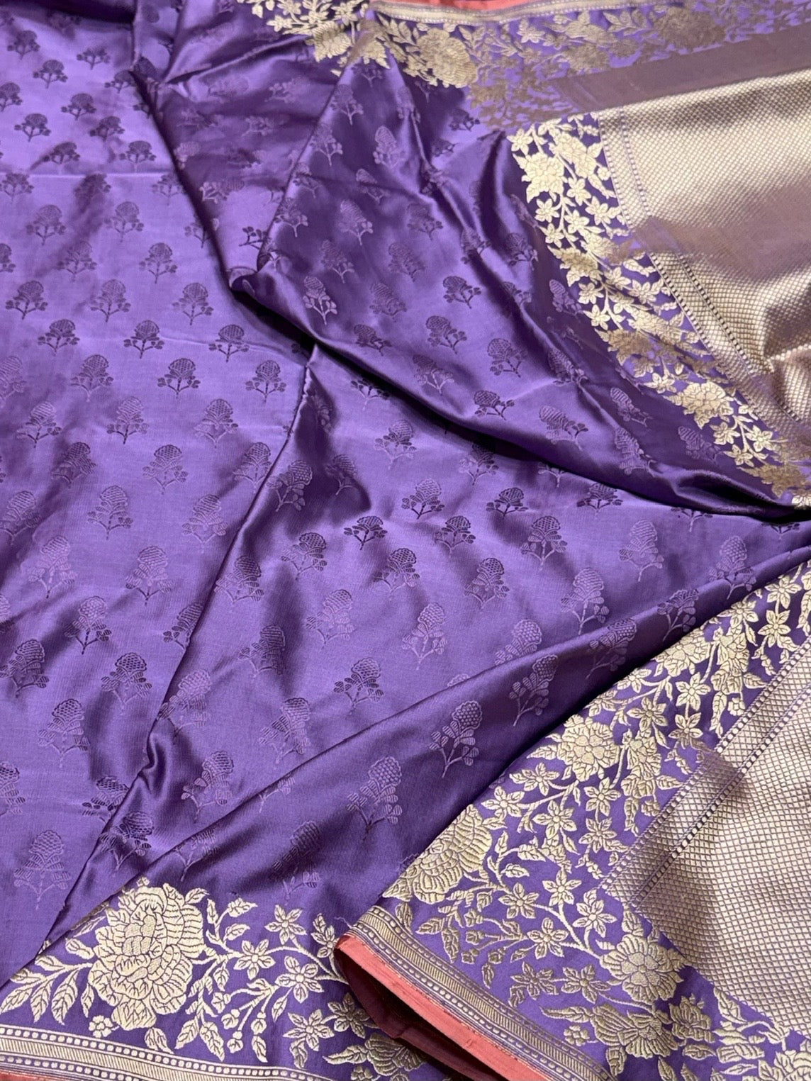 Lavender Handwoven Pure Banarasi Satin Tanchoi Silk Saree