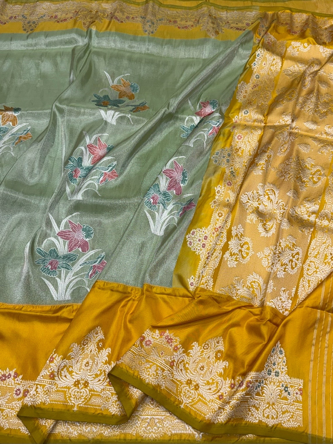 Pista Green Handwoven Pure Banarasi Tissue Saree