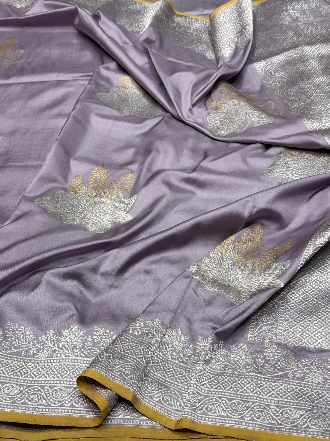 Mauve Handwoven Pure Banarasi Ektara Silk Saree