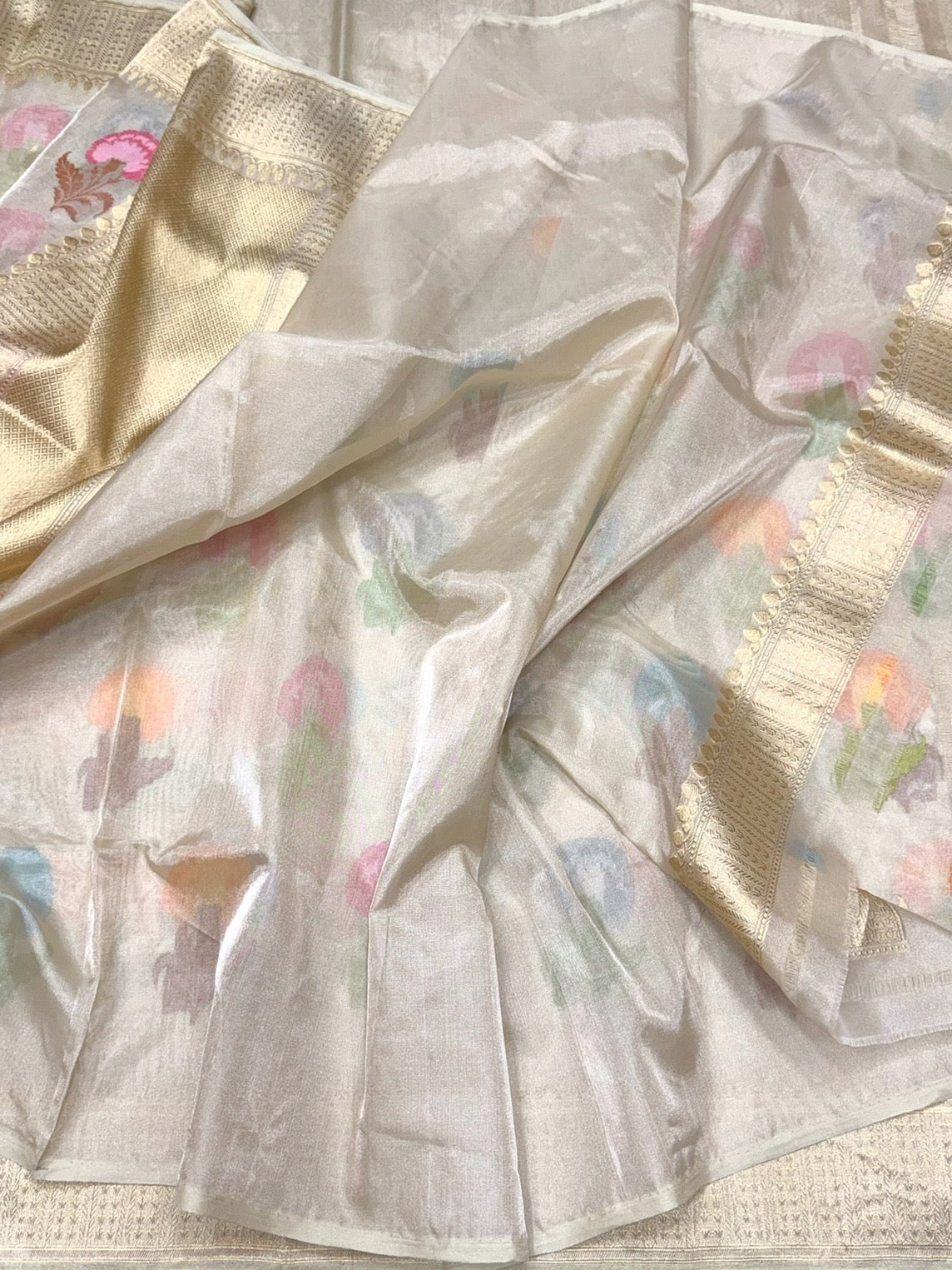 Ivory Handwoven Pure Banarasi Ektara Tissue Saree | Lightweight Kadwa Katan Silk