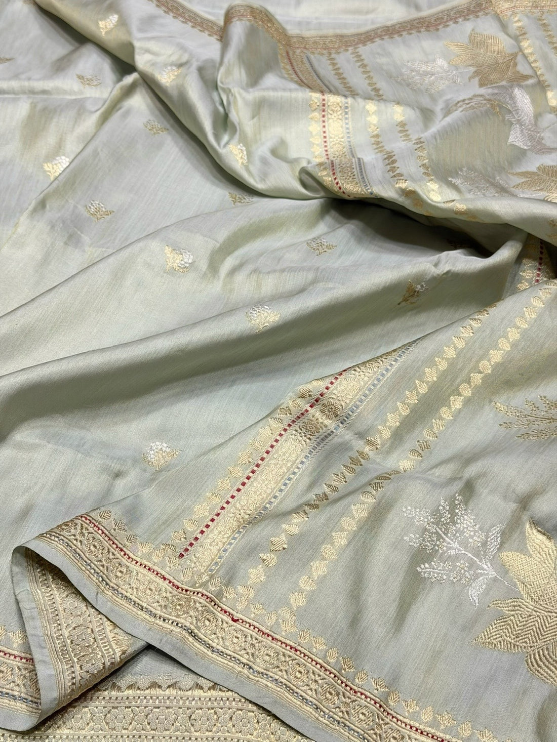Ash Grey Handwoven Pure Banarasi Ektara Tissue Saree
