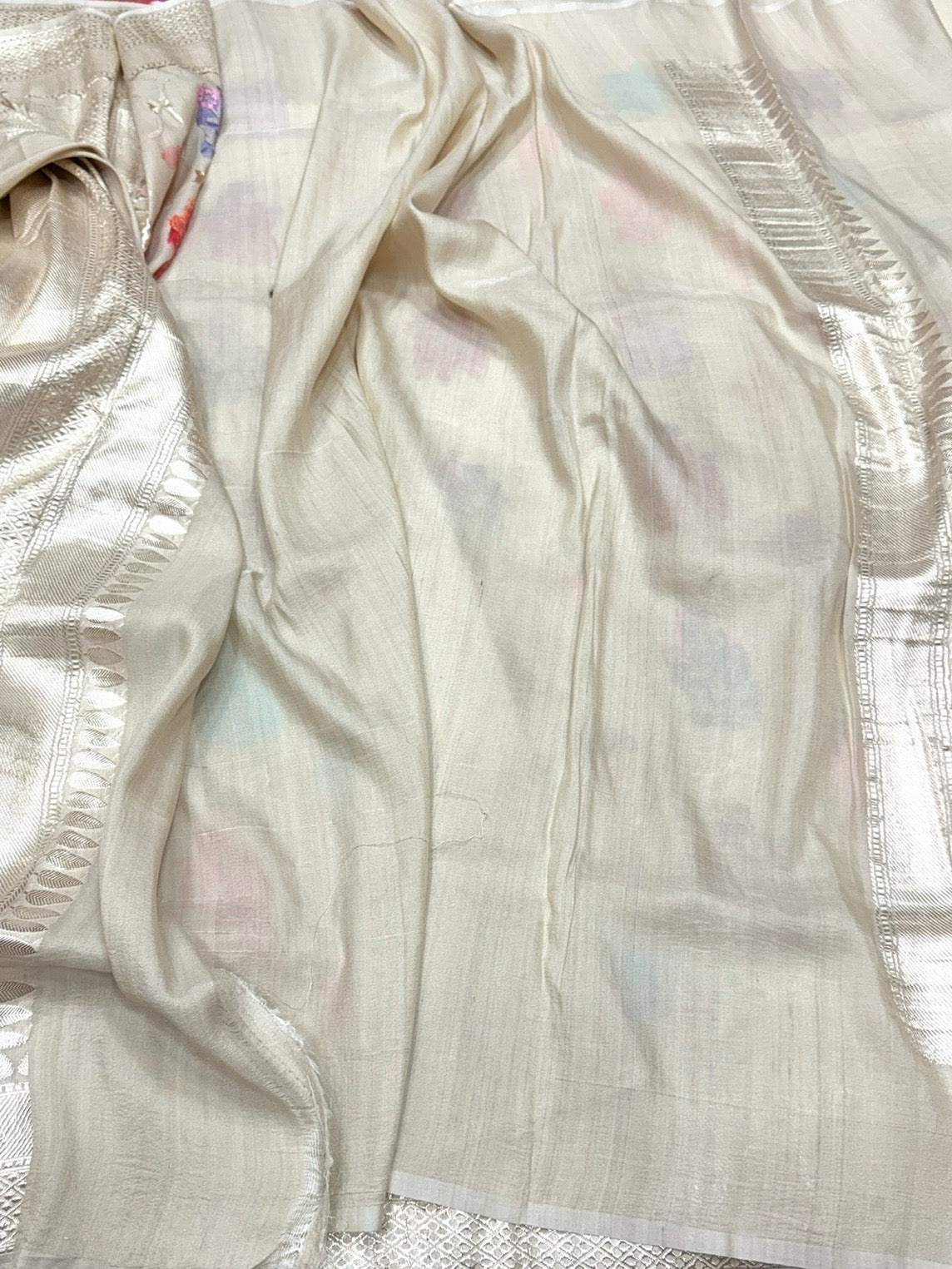 White Handwoven Banarasi Pure Tussar Georgette Saree