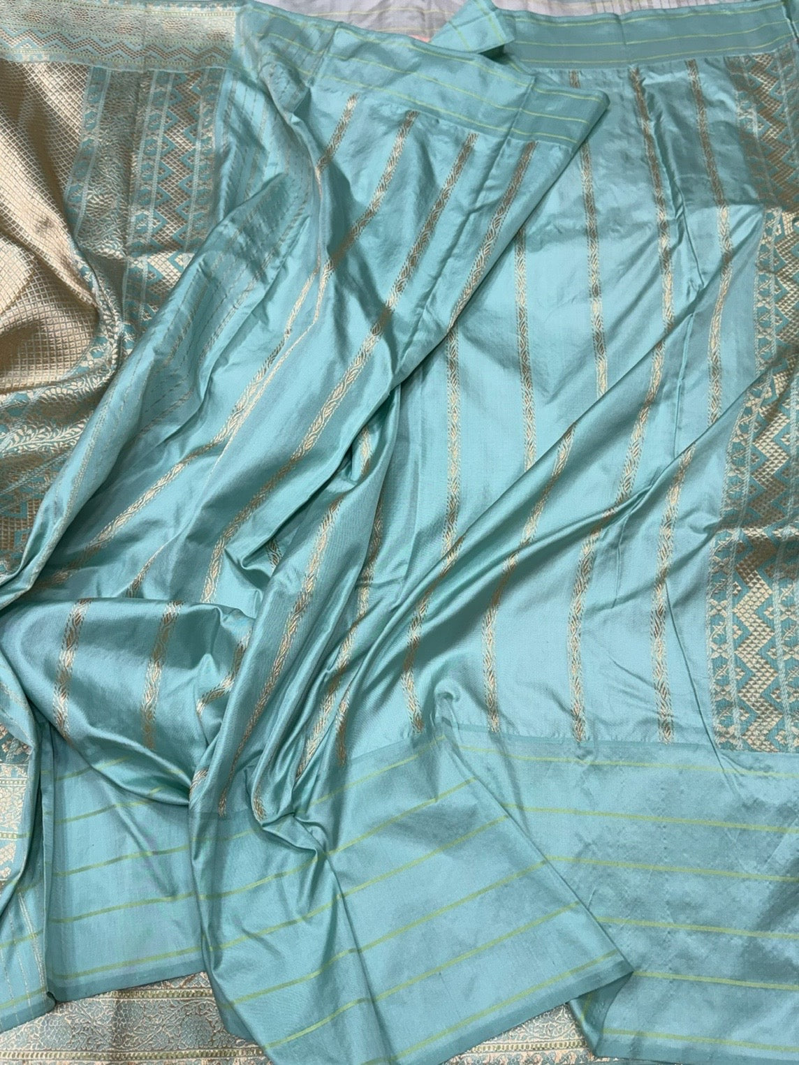 Peach Handwoven Pure Banarasi Ektara Silk Saree – Kadwa Iktara Weave, Pure Mulberry Silk