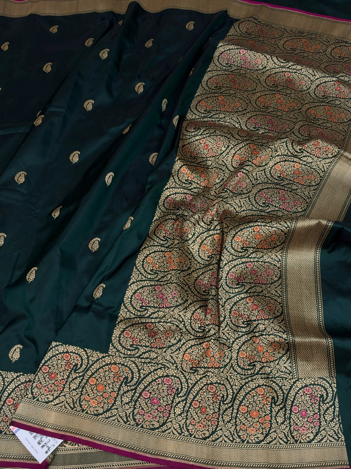 Bottle Green Handwoven Pure Banarasi Silk Saree in Kadwa Weave
