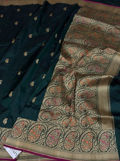 Bottle Green Handwoven Pure Banarasi Silk Saree in Kadwa Weave