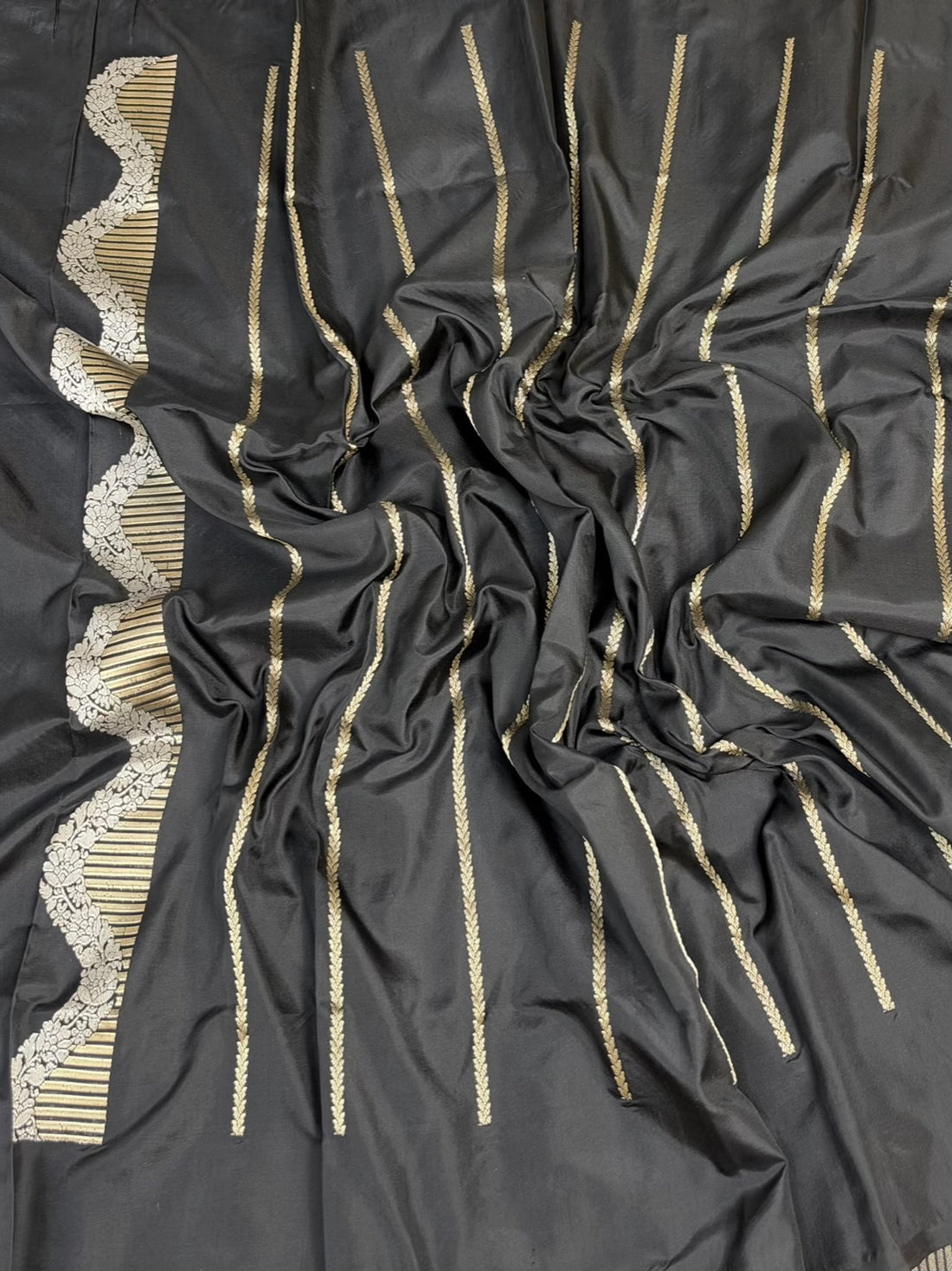 Black Handwoven Pure Banarasi Ektara Silk Saree