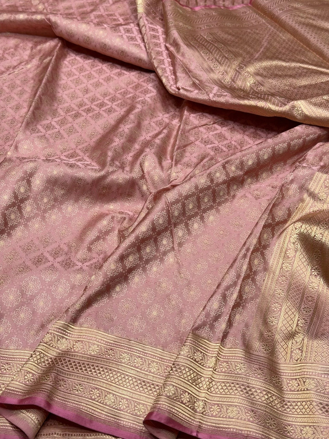 Lilac Handwoven Vintage Pure Banarasi Satin Silk Saree
