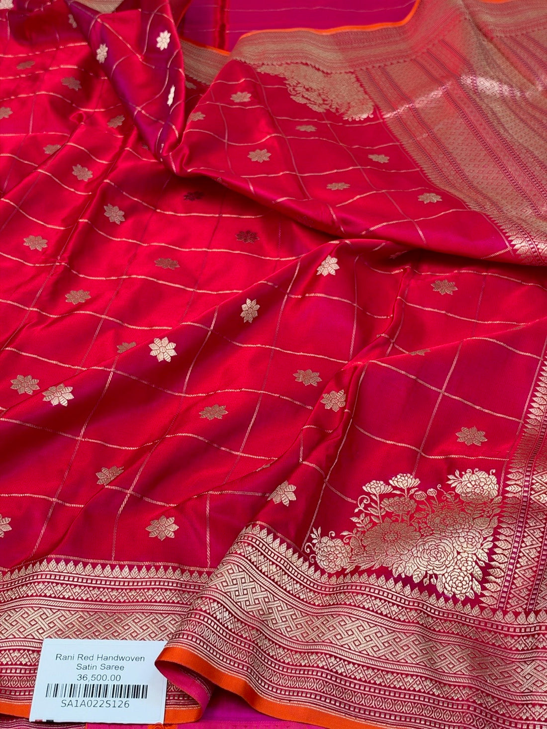 Red Handwoven Pure Banarasi Satin Silk Saree – Luxurious Satin Silk with Kadwa Weave