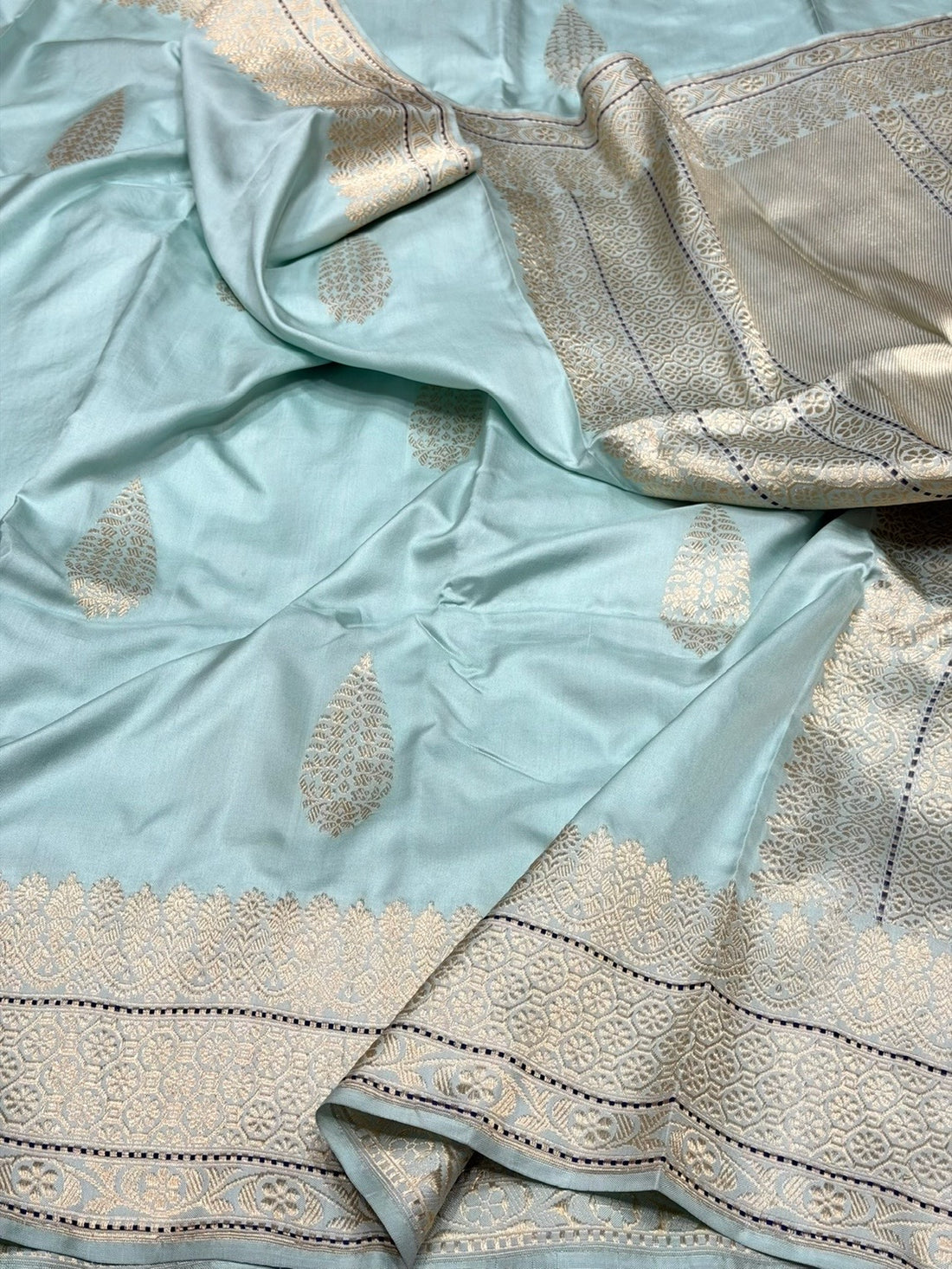 Powder Blue Handwoven Pure Banarasi Ektara Silk Saree – Kadwa Weave, Pure Mulberry Silk