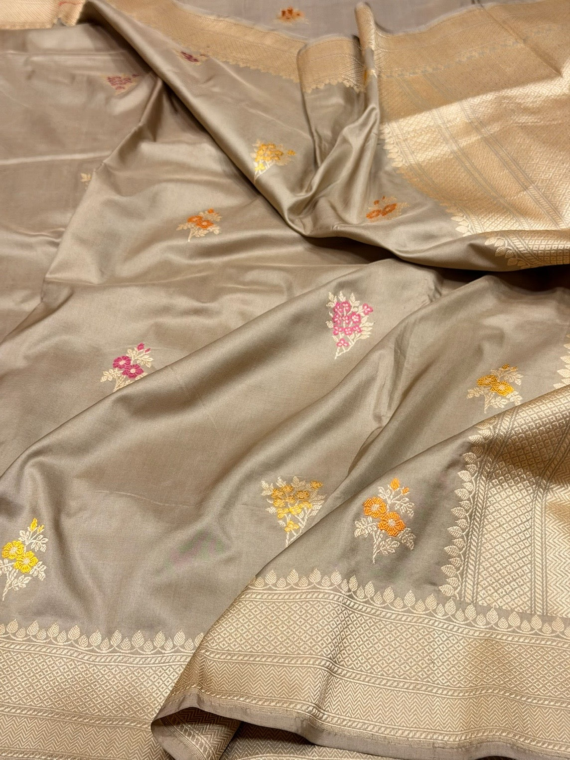 Beige Handwoven Pure Banarasi Silk Saree