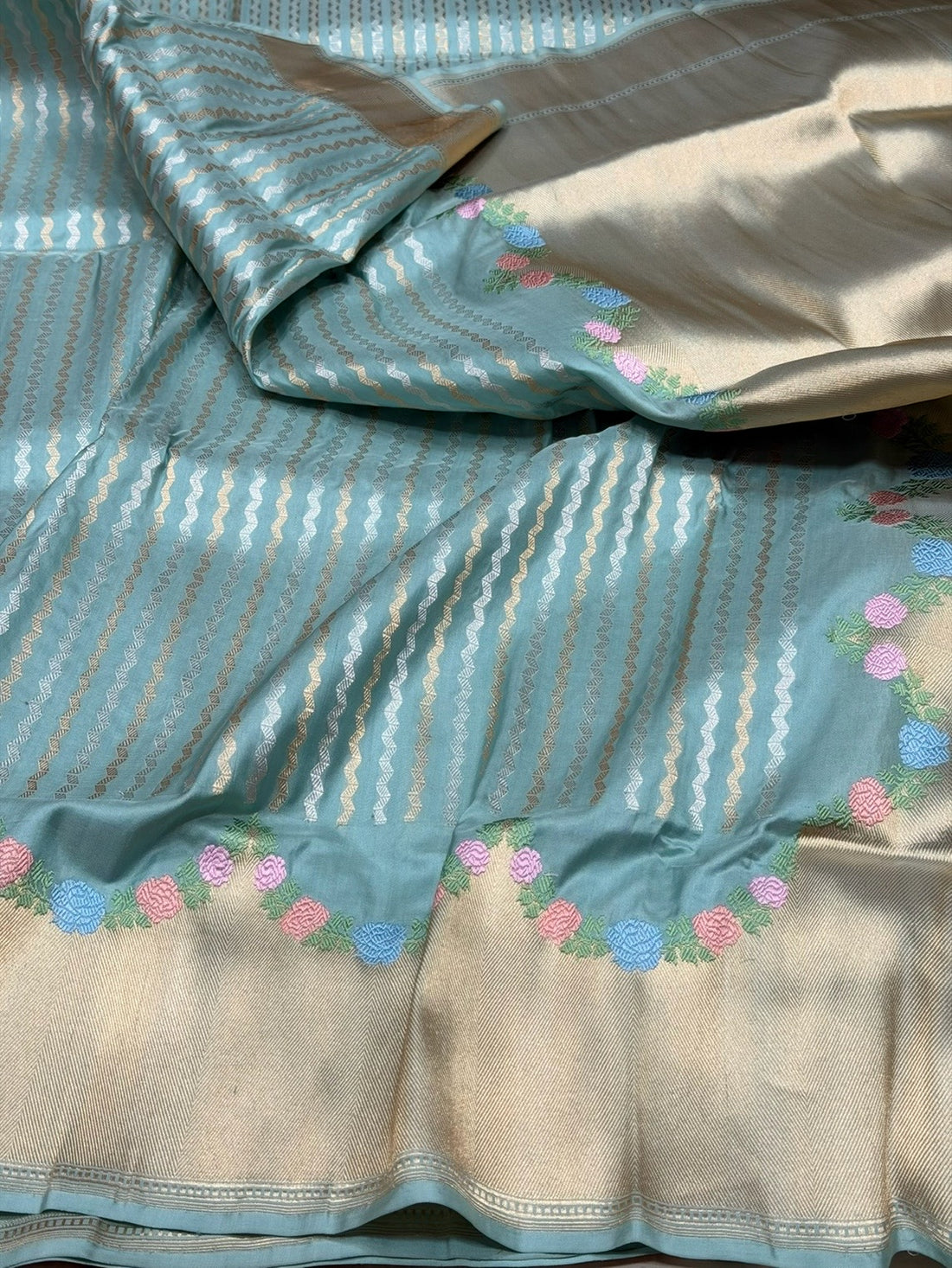 Powder Blue Handwoven Pure Banarasi Silk Saree – Kadwa Weave, Pure Katan-Mulberry Silk