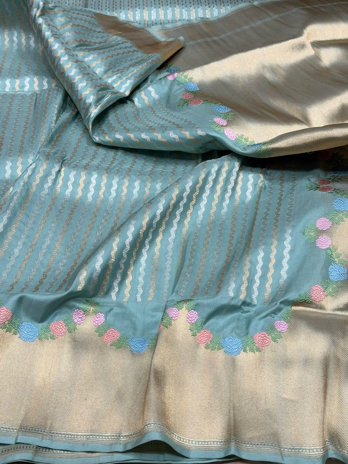 Powder Blue Handwoven Pure Banarasi Silk Saree – Kadwa Weave, Pure Katan-Mulberry Silk