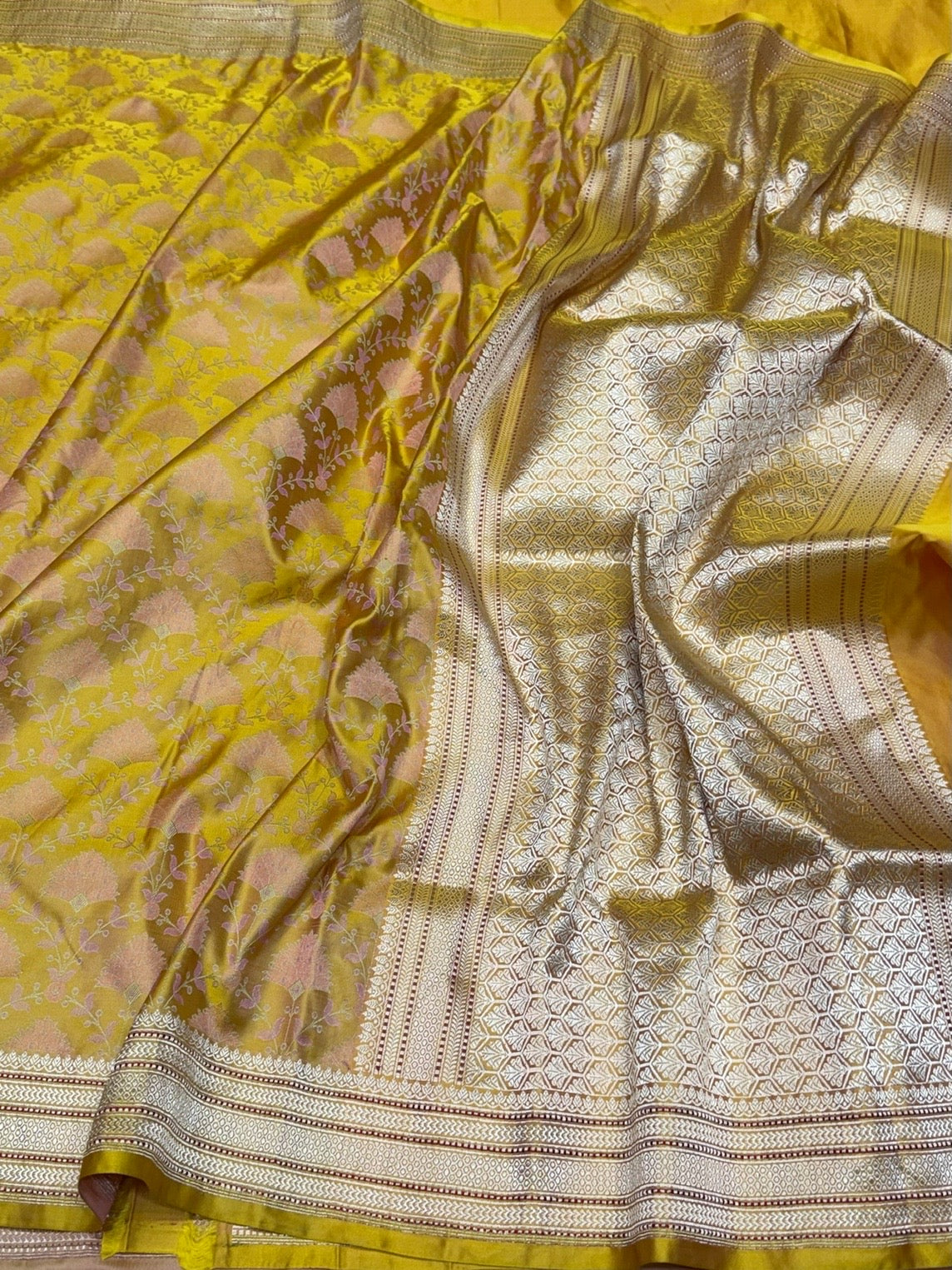 Yellow Handwoven Pure Banarasi Satin Tanchoi Silk Saree – Luxury Wedding &amp; Festive Saree