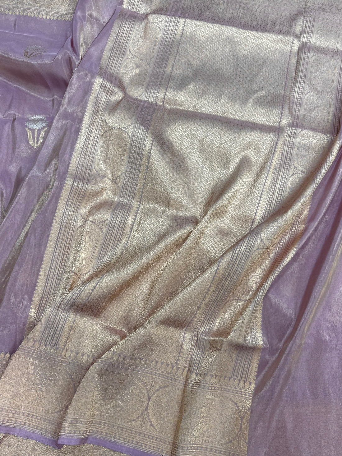 Lavender Handwoven Pure Banarasi Tissue Silk Saree – Kadwa Weave | Lightweight Katan-Tissue Silk | Modern Design