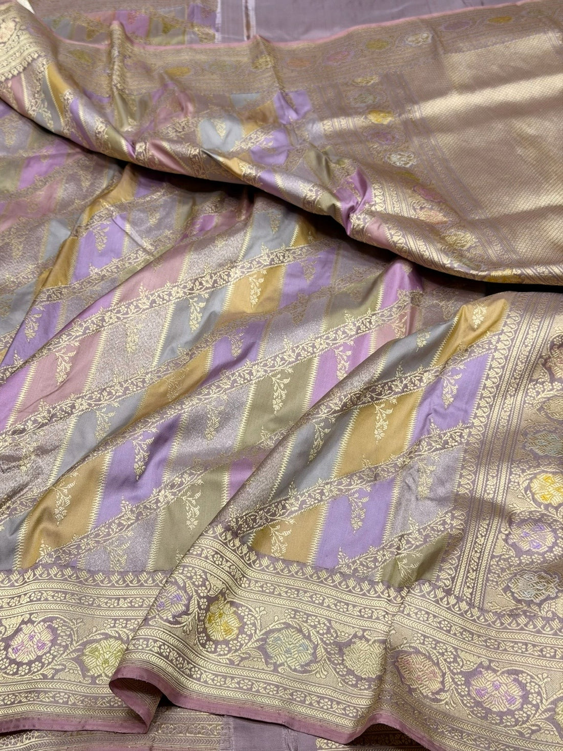 Mauve Handwoven Pure Banarasi Rangkaat Silk Saree – Pure Katan Silk