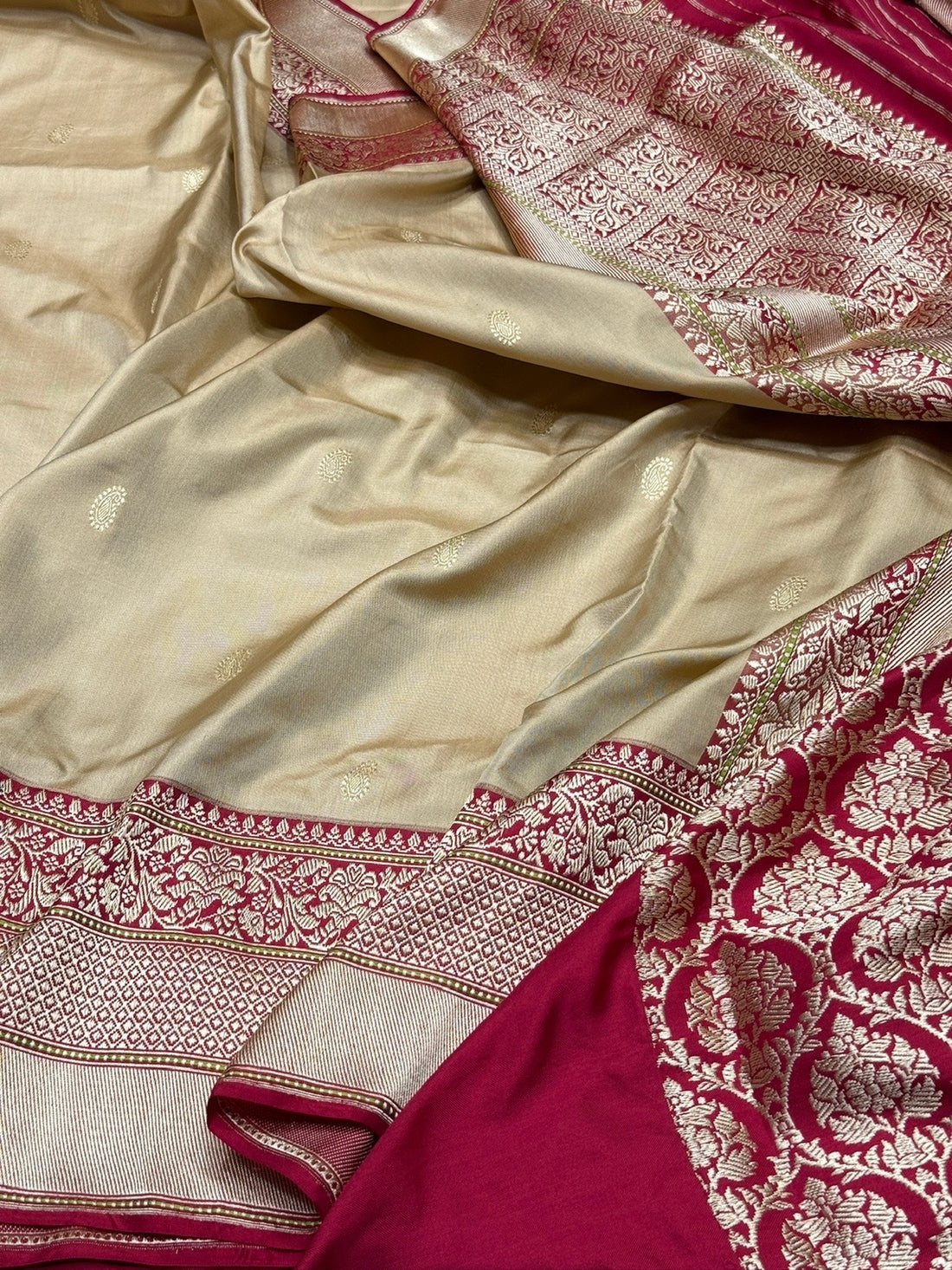 Cream Handwoven Pure Banarasi Ektara Silk Saree