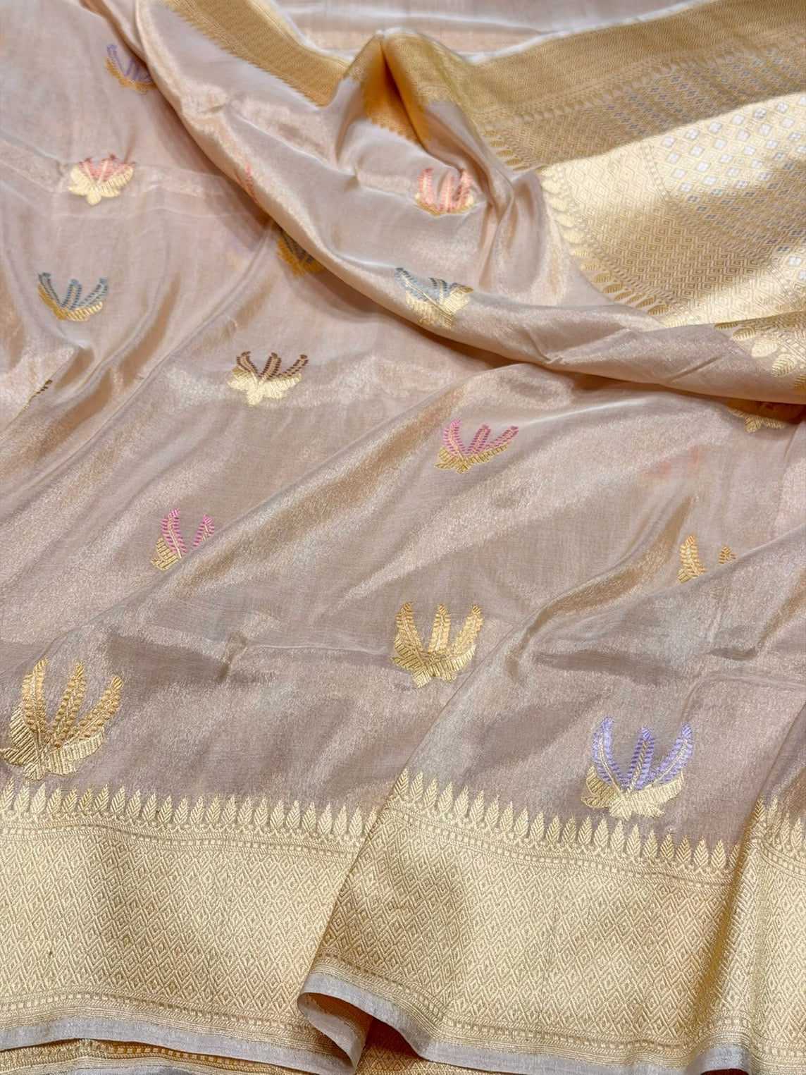 Rose Gold Handwoven Pure Banarasi Tissue Saree – Kadwa Weave in 100% Katan Tissue Silk