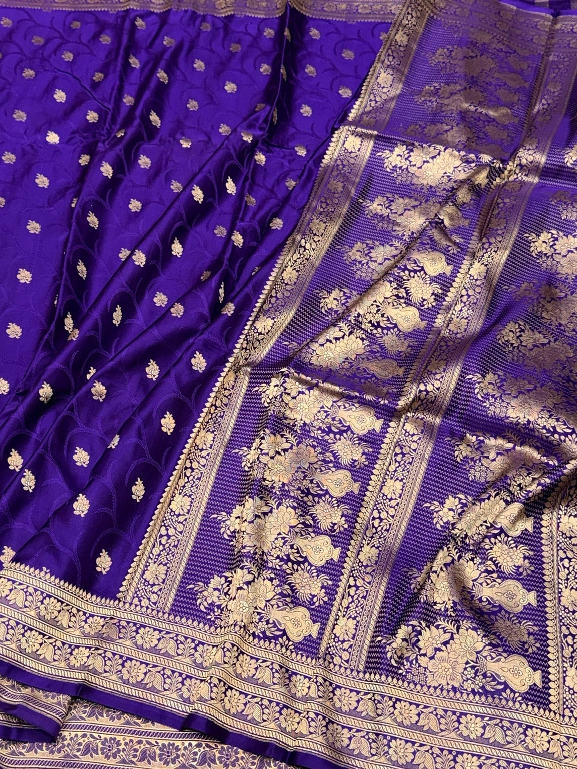 Purple Handwoven Vintage Pure Banarasi Satin Silk Saree