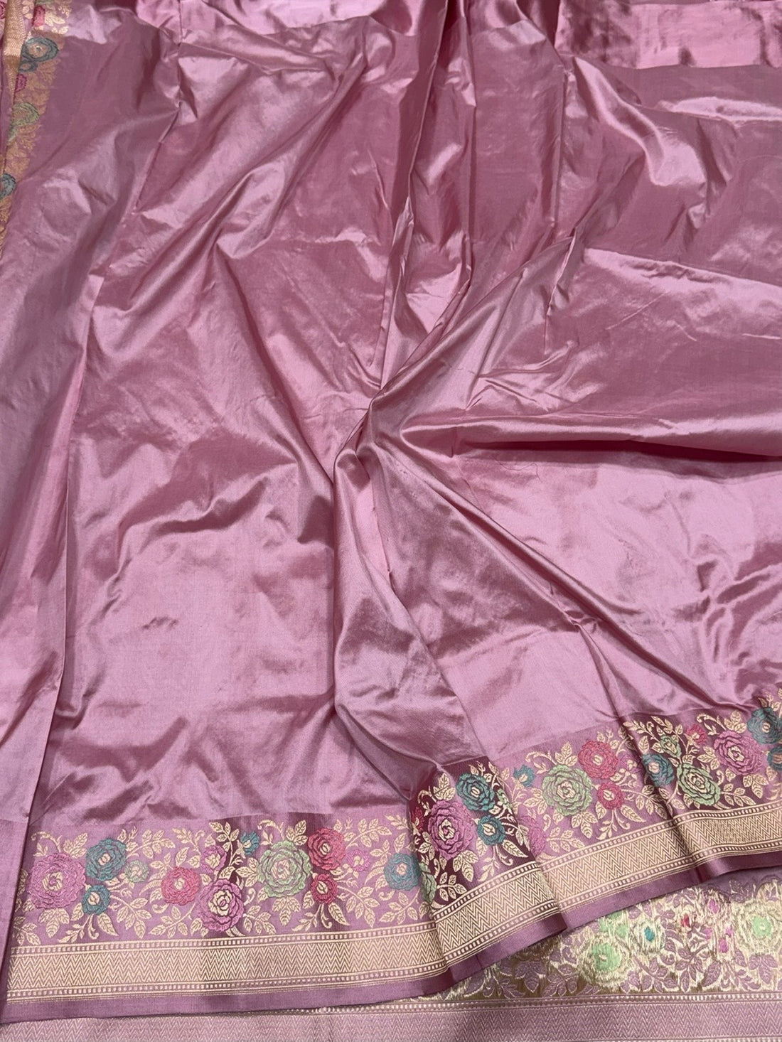 Lilac Handwoven Pure Banarasi Katan Silk Saree with Intricate Skirt Design &amp; Kadiyal Border – Kadwa Weave