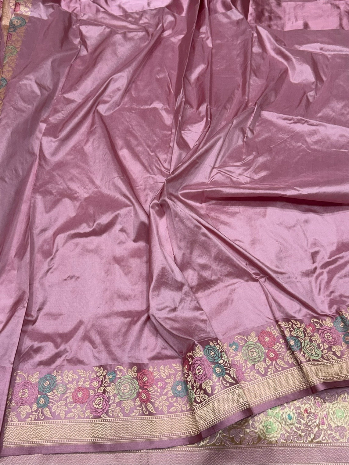 Lilac Handwoven Pure Banarasi Katan Silk Saree with Intricate Skirt Design &amp; Kadiyal Border – Kadwa Weave