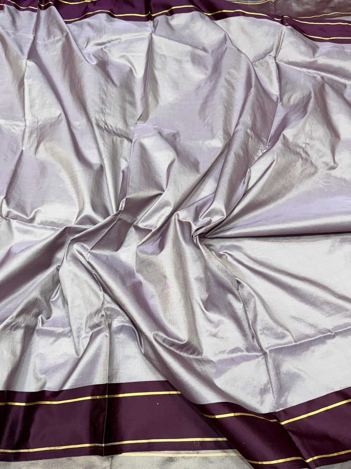 Light Lilac Handwoven Pure Banarasi Satin Tanchoi Silk Saree – Kadwa Weave | Authentic Banaras Handloom