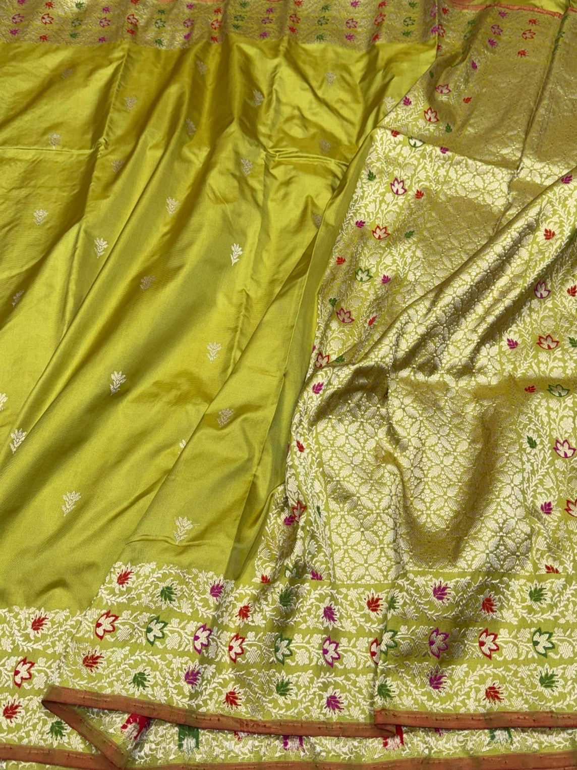 Mehndi Green Handwoven Pure Banarasi Ektara Silk Saree in Kadwa Weave – 100% Pure Mulberry Silk