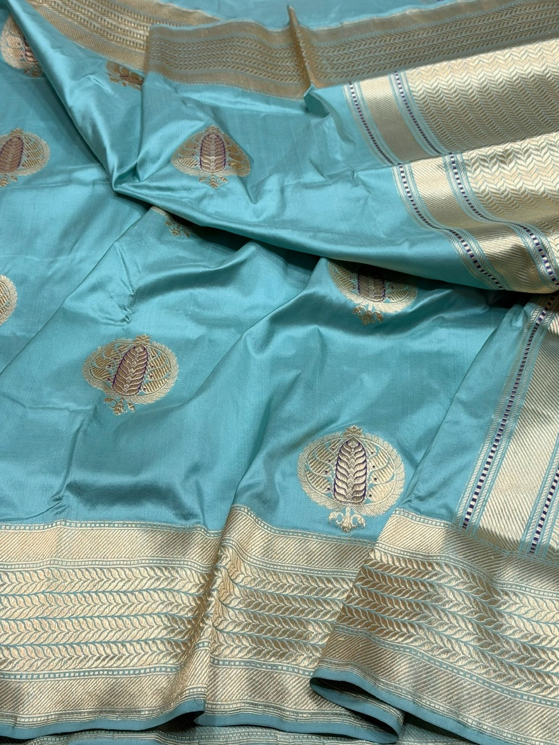 Powder Blue Handwoven Pure Banarasi Silk Saree in Kadwa Weave – 100% Katan Mulberry Silk