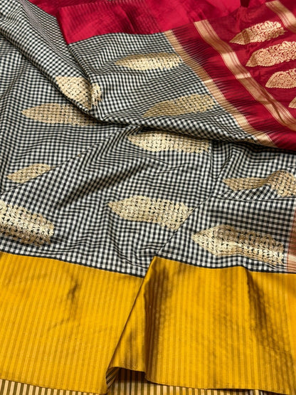 Black Handwoven Pure Banarasi Silk Saree