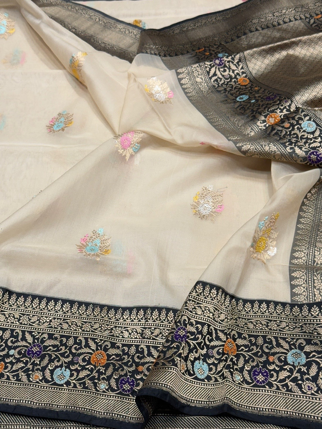 Cream Handwoven Pure Organza Silk Saree