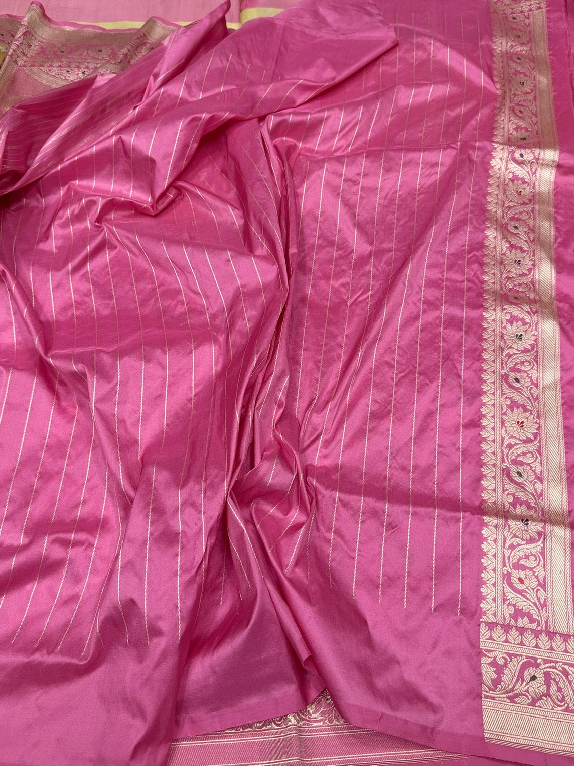 Lemon Yellow / Gajiri Pink Handwoven Pure Banarasi Silk Saree