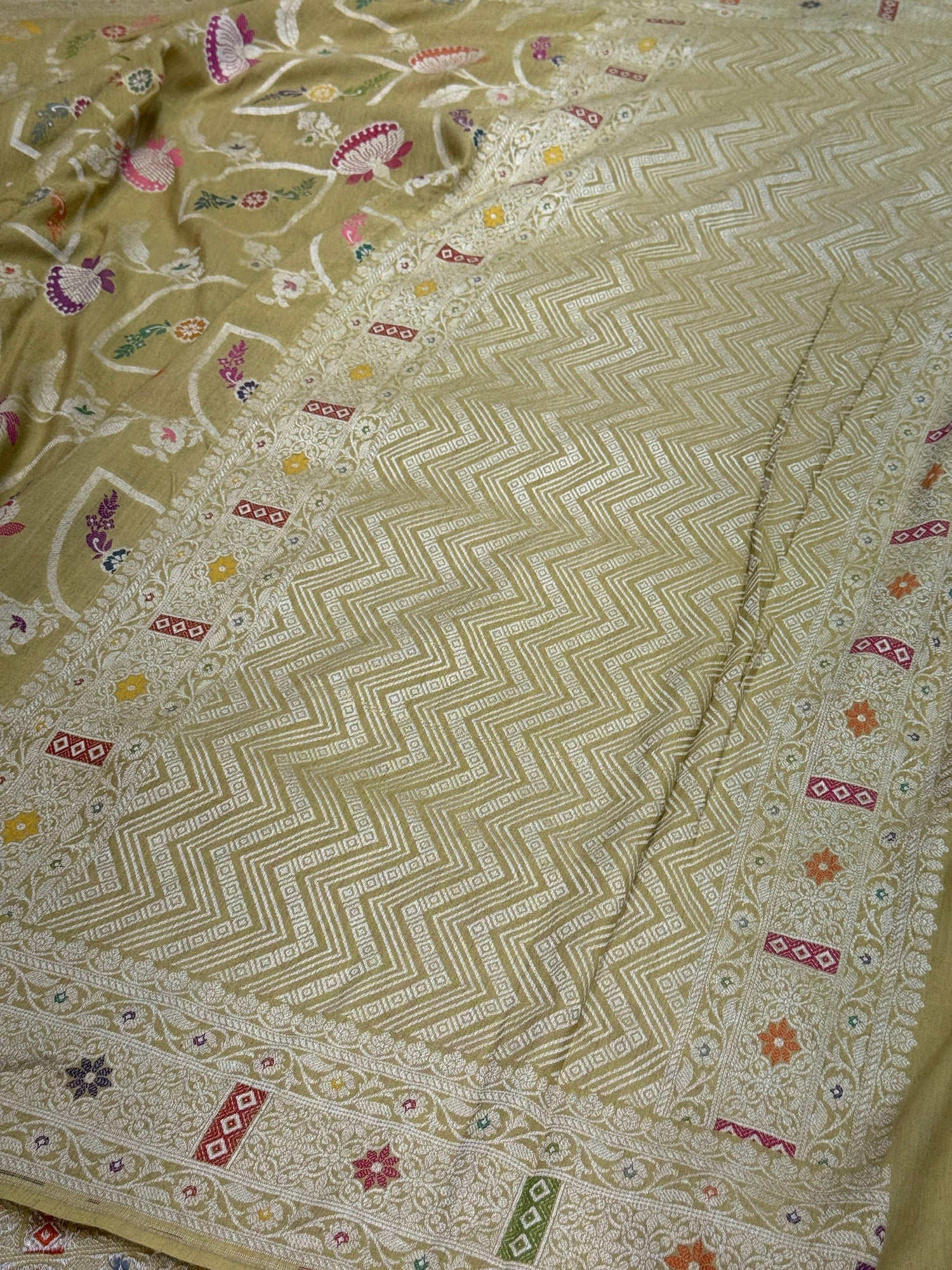 Pista Banarasi Pure Tussar Georgette Saree