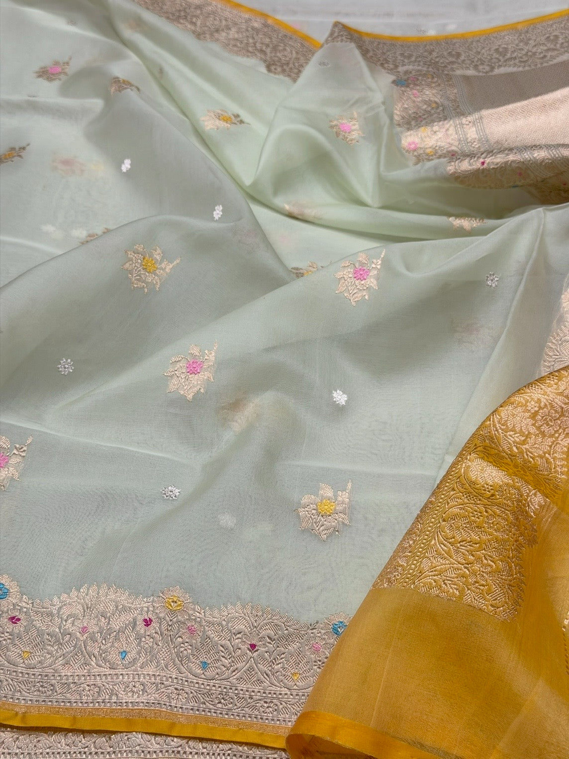 Pista Handwoven Pure Organza Silk Saree