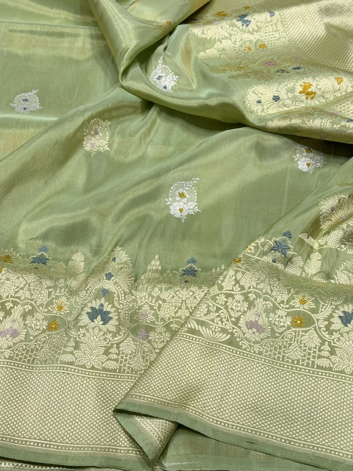 Pista Green Handwoven Pure Banarasi Tissue Saree