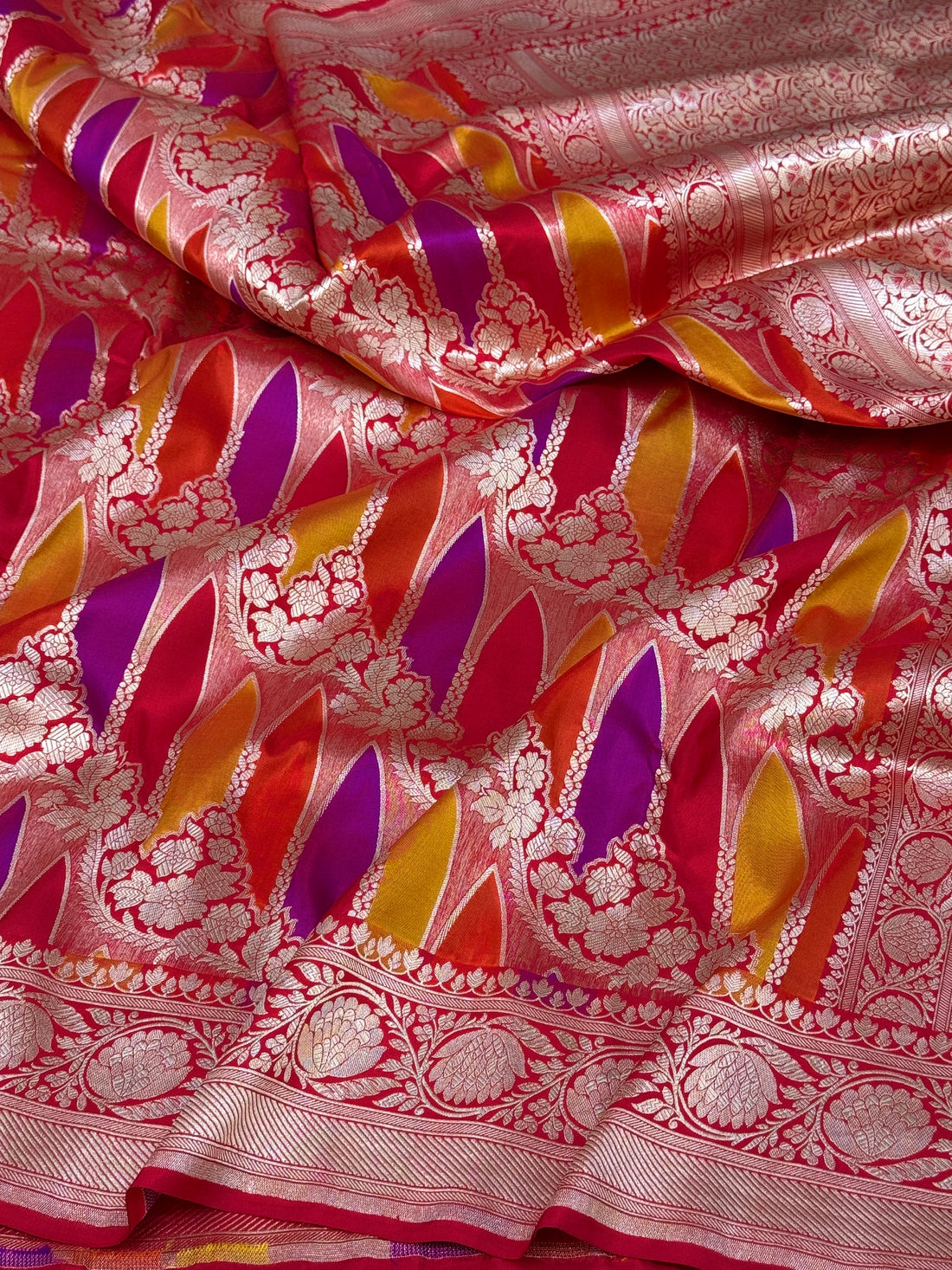 Red Rangkaat Banarasi Pure Katan Silk Saree