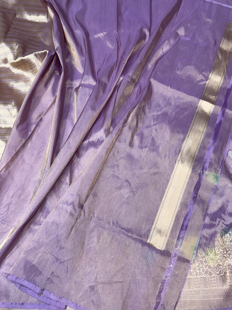 Lavender Handwoven Pure Banarasi Tissue Silk Saree – Kadwa Weave | Lightweight Katan-Tissue Silk | Modern Skirt Design