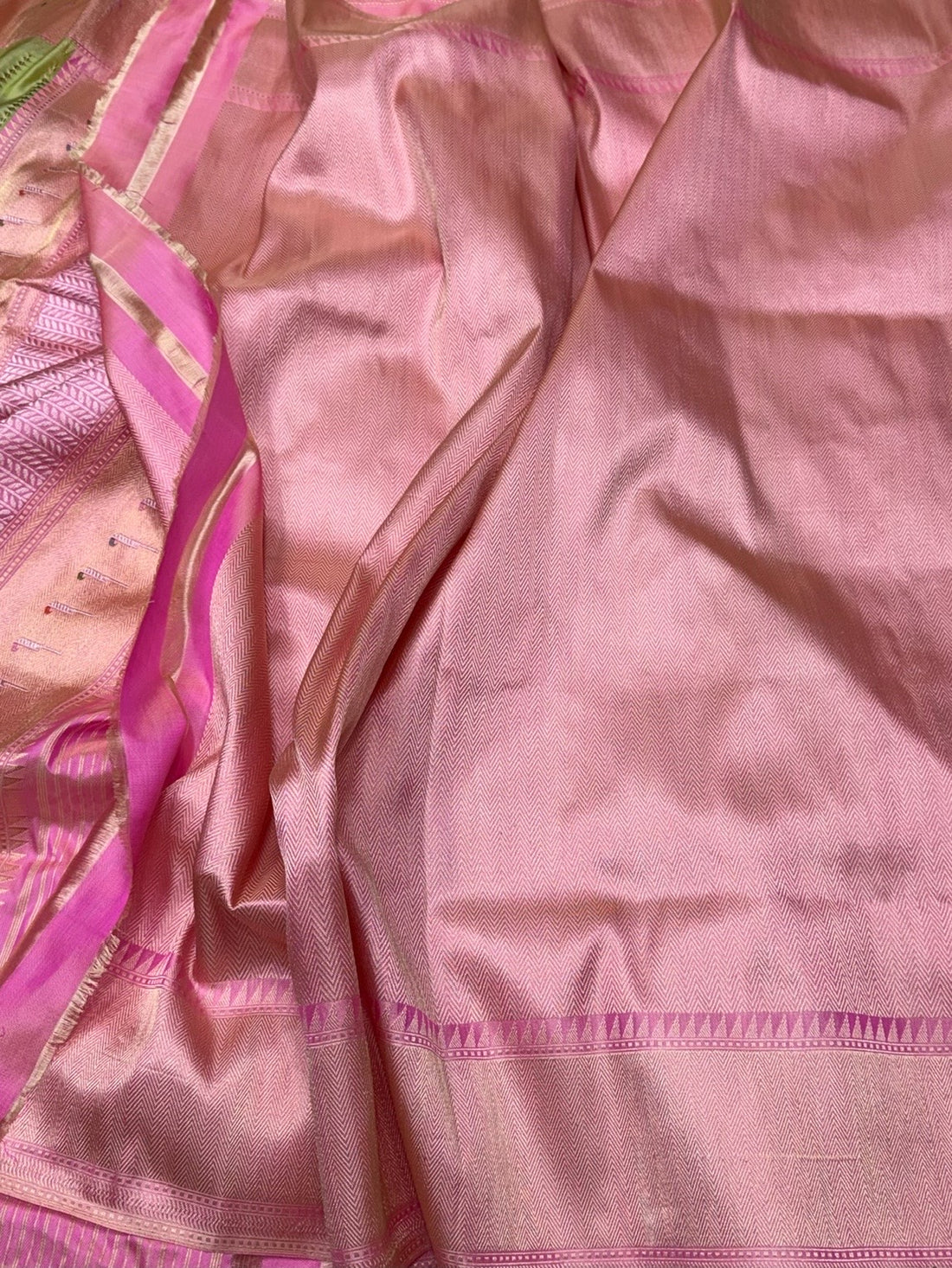 Baby Pink Handwoven Pure Banarasi Rangkaat Silk Saree