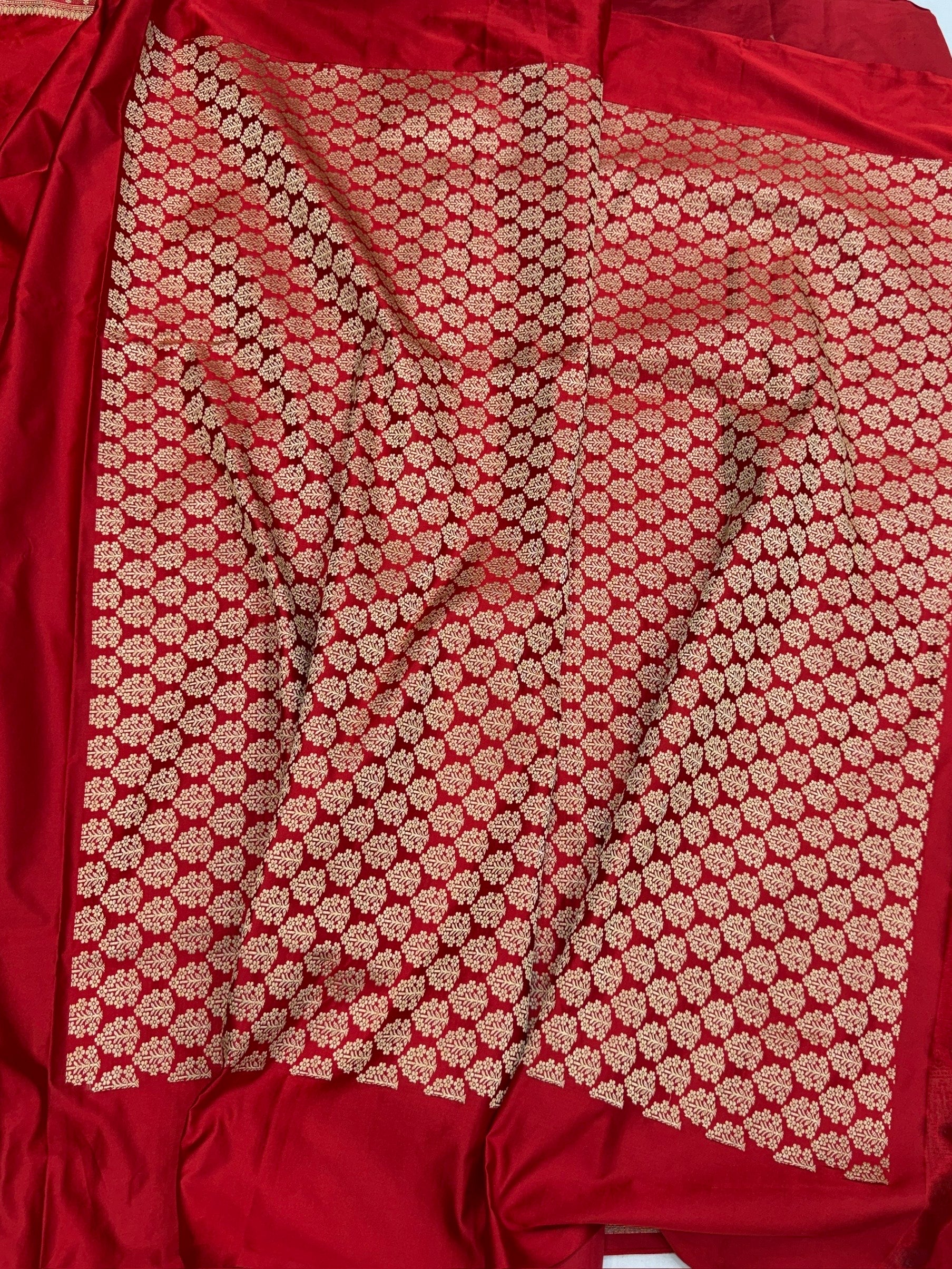 Red Handwoven Pure Banarasi Mashru Satin Silk Saree