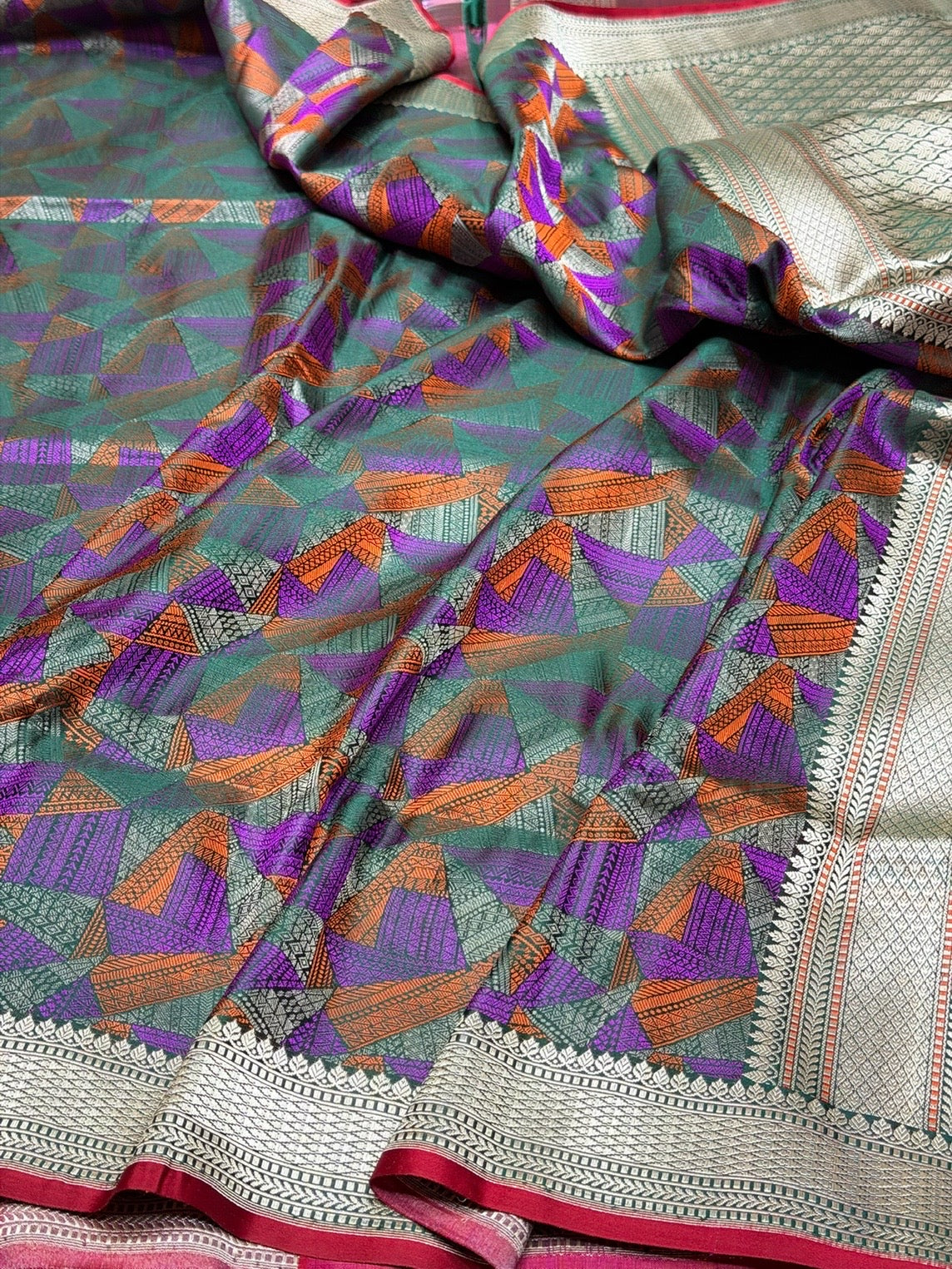 Purple Wine Handwoven Pure Banarasi Satin Tanchoi Silk Saree – Kadwa Weave | Authentic Banaras Handloom