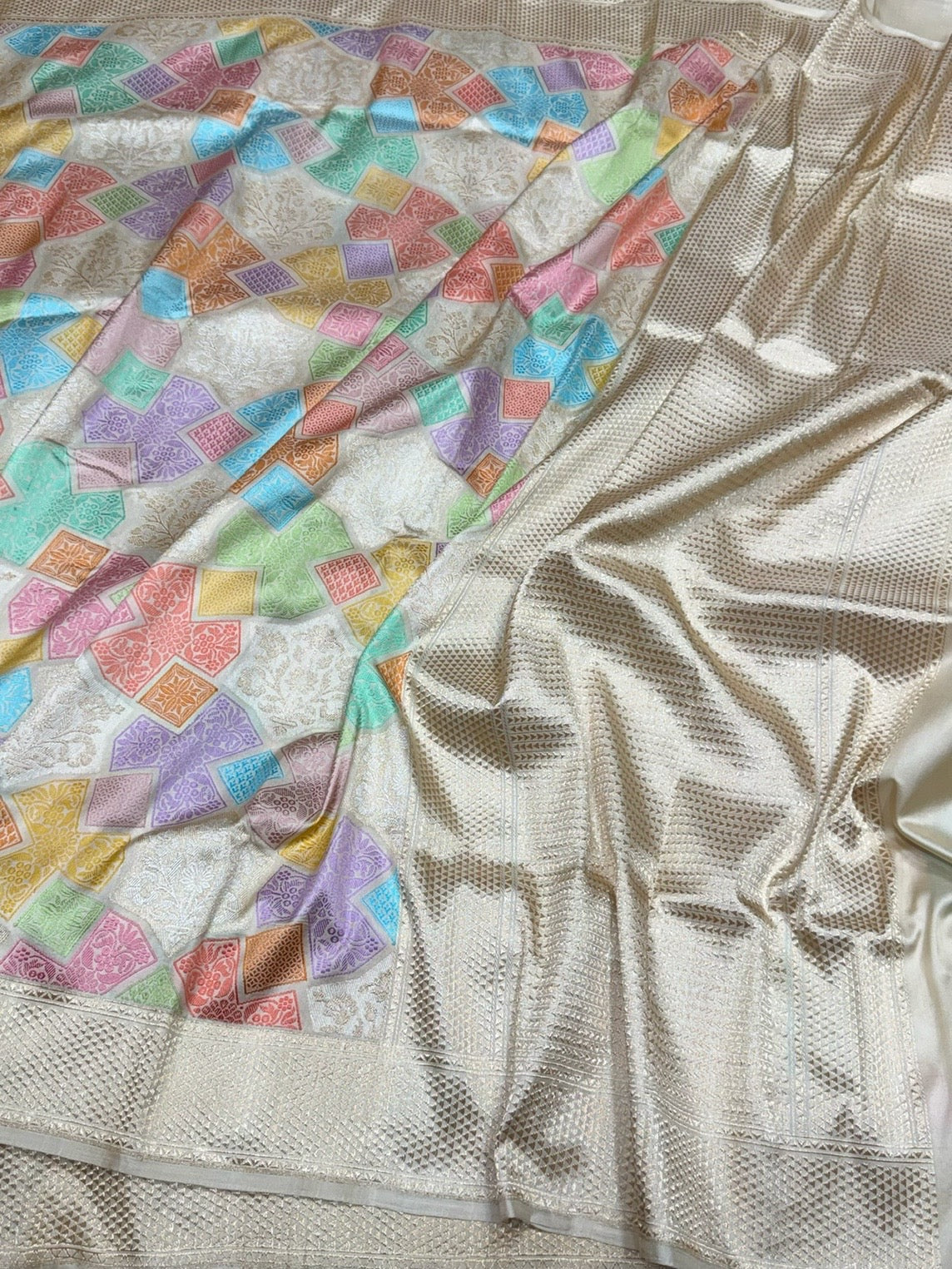Ivory Handwoven Pure Banarasi Rangkaat Silk Saree