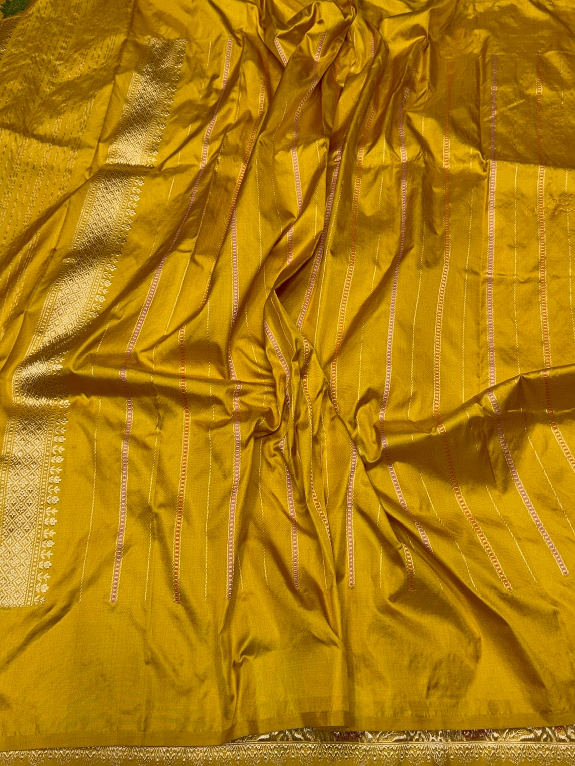 Yellow Handwoven Pure Banarasi Ektara Silk Saree