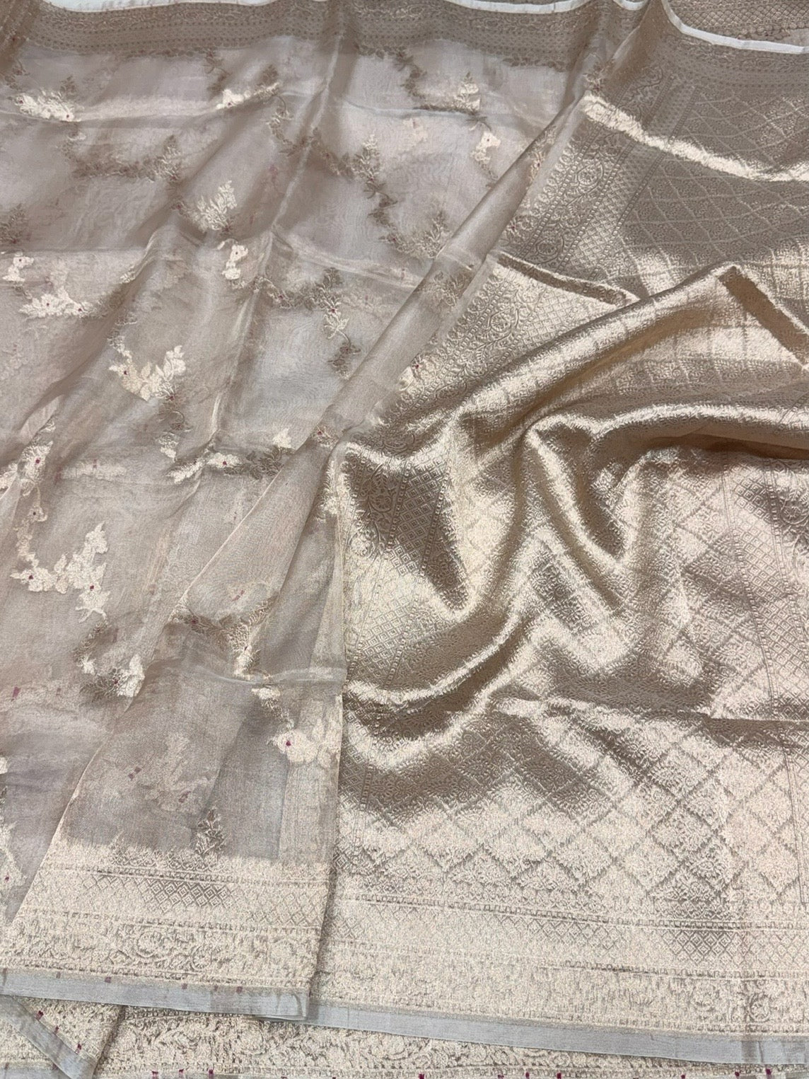 Champagne Gold Pure Banarasi Tissue Silk Saree | Pure Kora Tissue | Cutwork Technique | Lightweight Banarasi Saree