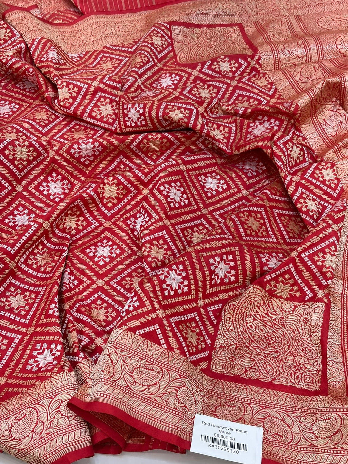 Red Handwoven Pure Banarasi Silk Saree in Kadwa Weave