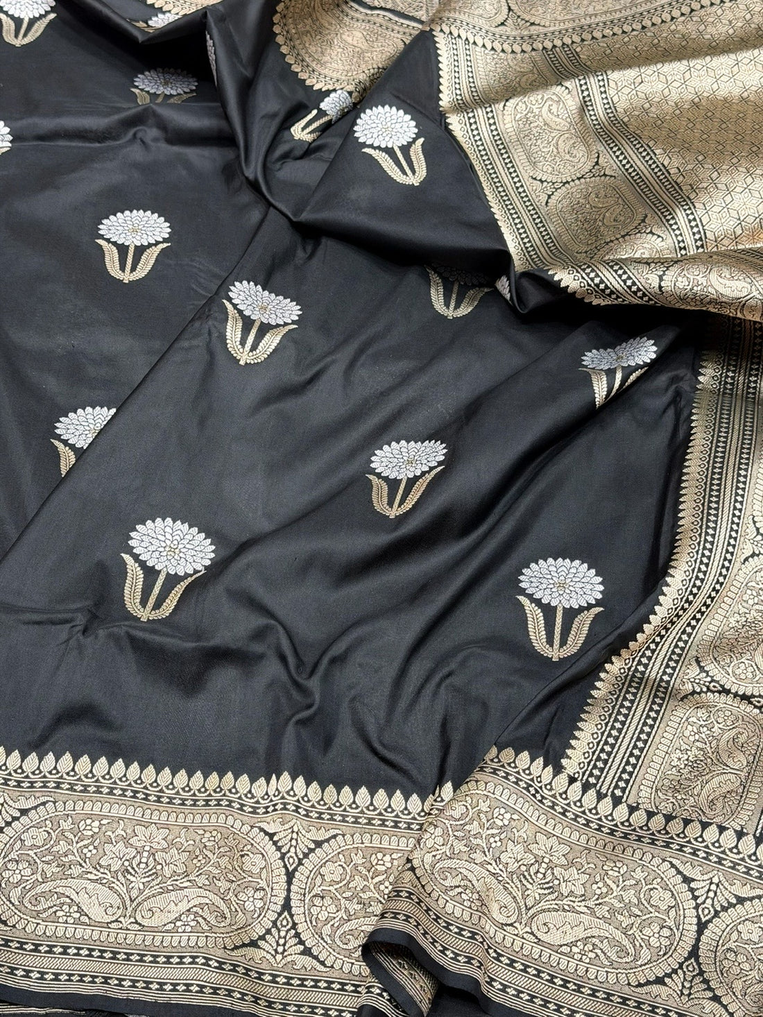 Black Handwoven Pure Banarasi Silk Saree – Katan Silk | Kadwa Weave | Elegant Traditional Banarasi Saree