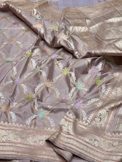 Lilac Handwoven Pure Banarasi Silk Saree – Kadwa Weave in 100% Katan Mulberry Silk
