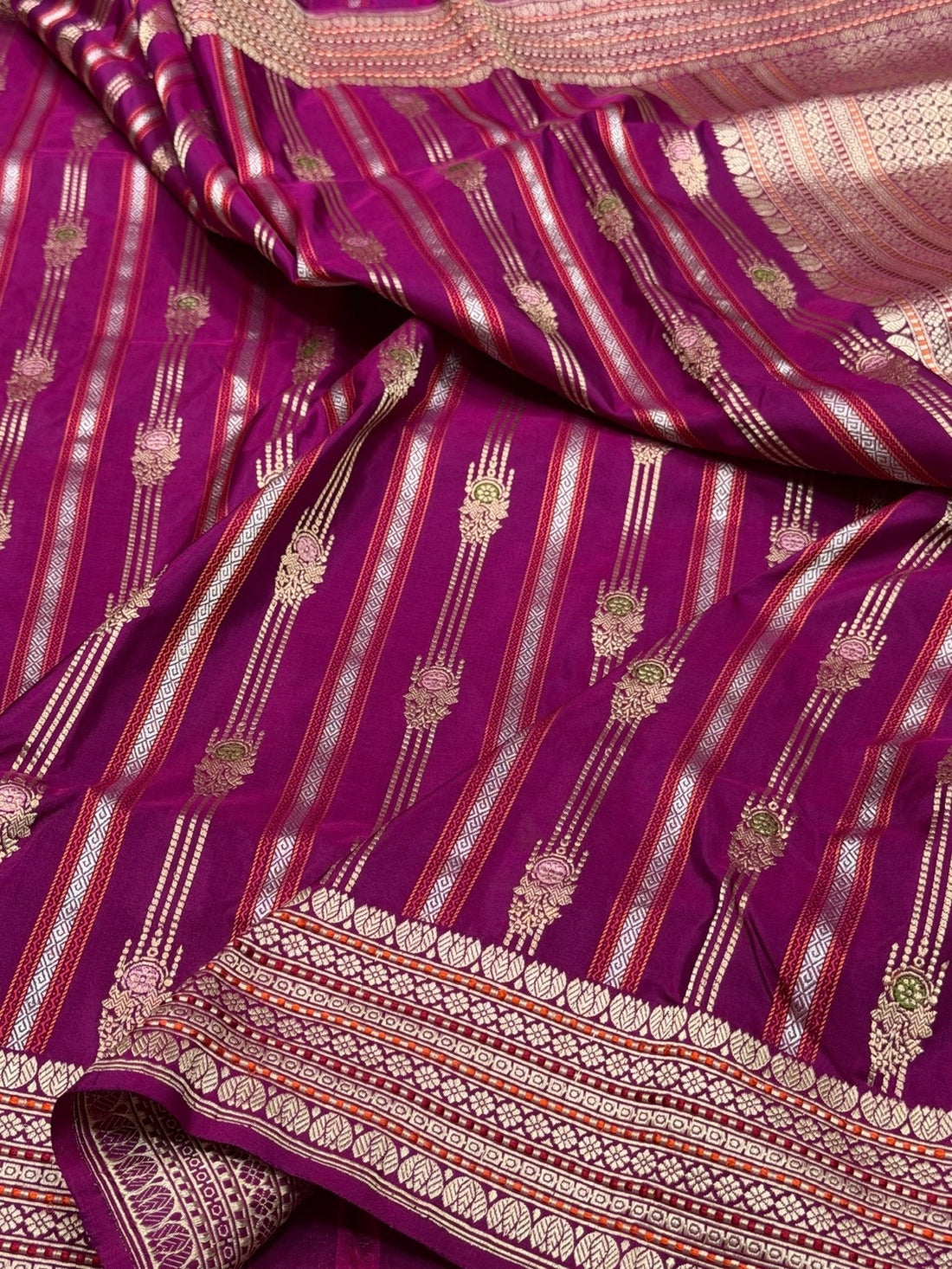 Magenta Pink Handwoven Pure Banarasi Silk Saree