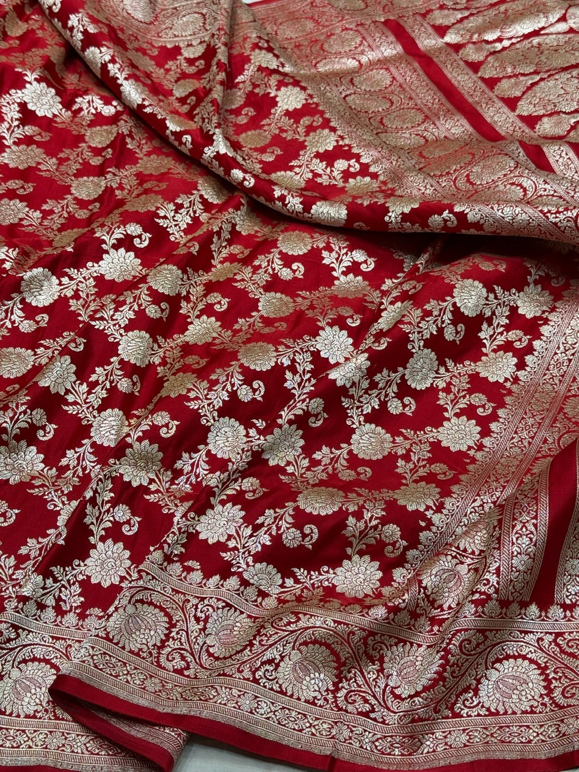Red Handwoven Vintage Pure Banarasi Satin Silk Saree