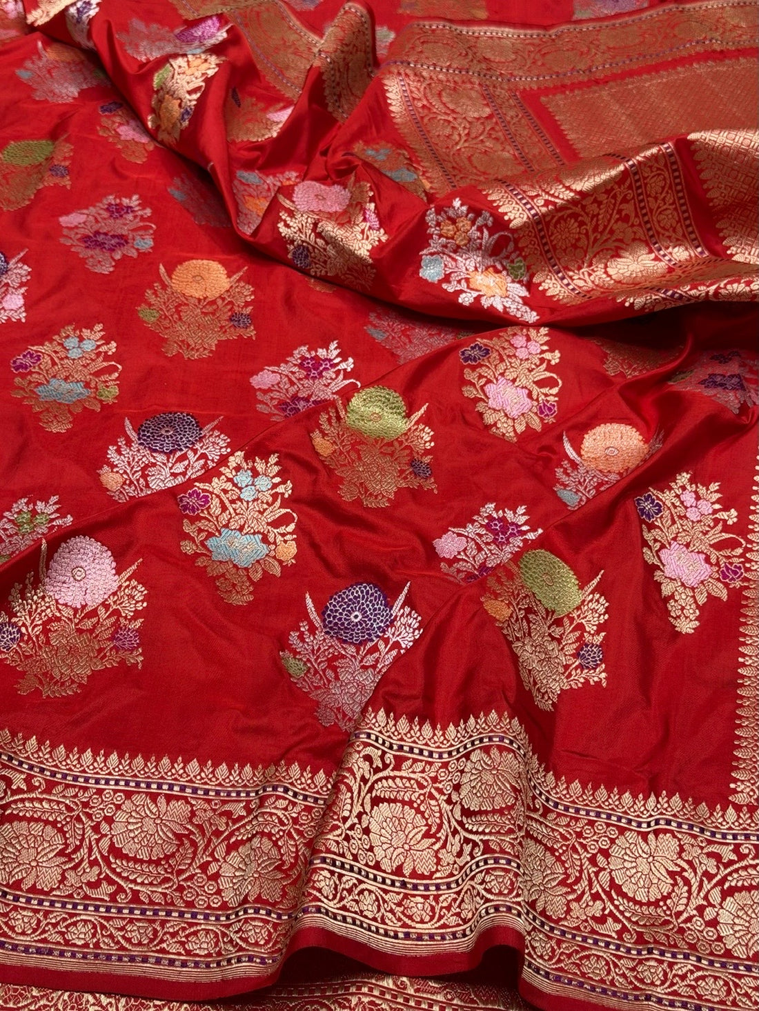 Red Handwoven Pure Banarasi Silk Saree in Kadwa Weave