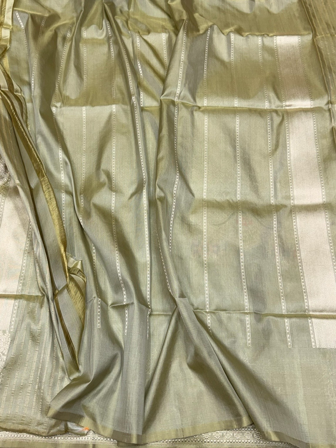 Olive Green Handwoven Pure Banarasi Silk Kadwa Saree