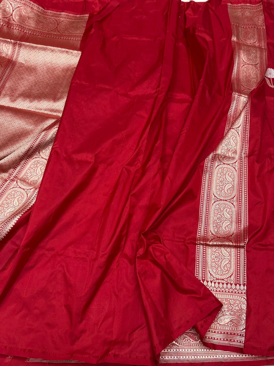 Red Handwoven Pure Banarasi Silk Saree – Katan Silk | Kadwa Weave | Elegant Traditional Banarasi Saree