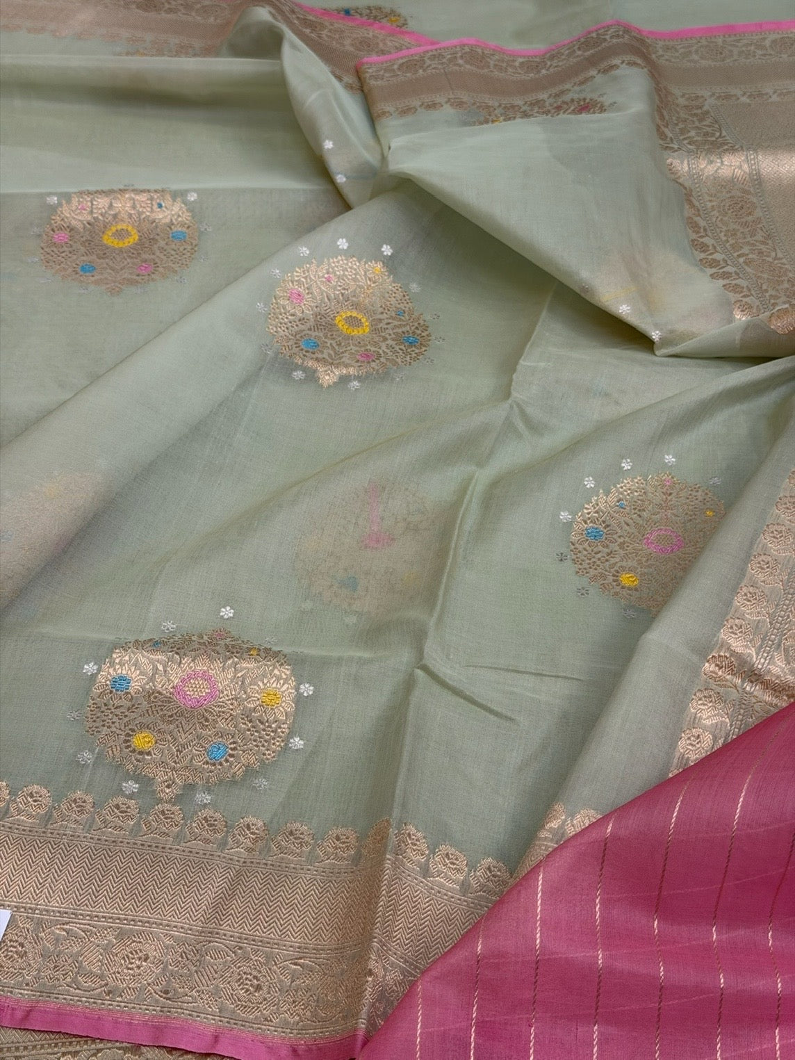 Pista Handwoven Pure Banarasi Organza Silk Saree